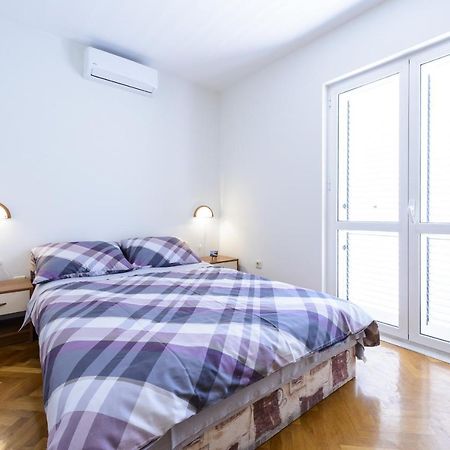 Apartment Tija Two Bedroom Apartment With Balcony And Partial Sea View Дубровник Екстериор снимка