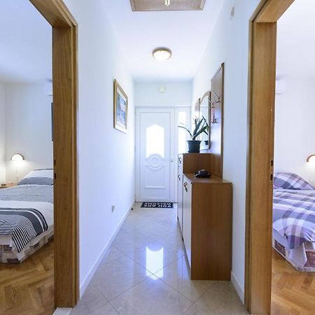 Apartment Tija Two Bedroom Apartment With Balcony And Partial Sea View Дубровник Екстериор снимка